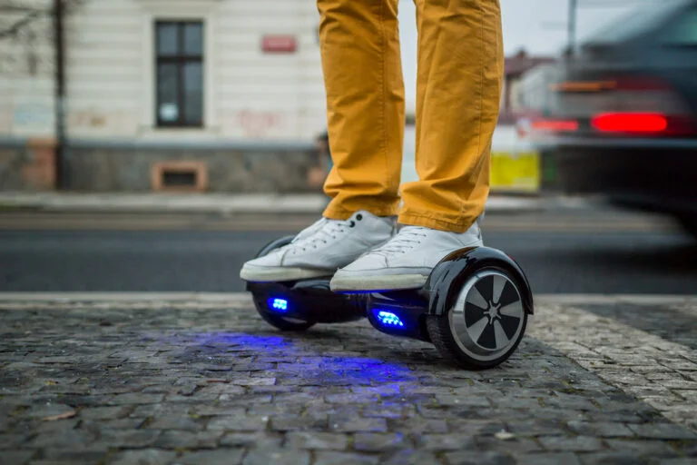 Comprar Hoverboard: o que levar em consideração na hora da compra? 10 Depositphotos 125147970 S