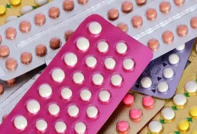 O que é e como funciona o anticoncepcional: Uma visão abrangente sobre contracepção hormonal