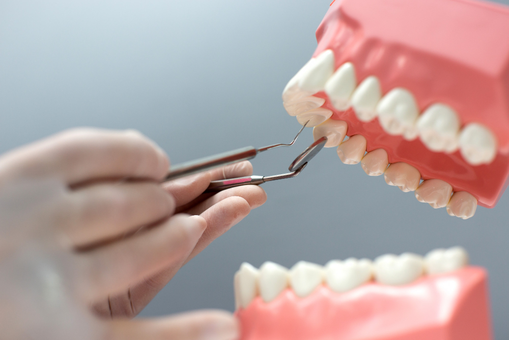 Arrumar os dentes na terceira idade é possível? 1 dentes protese